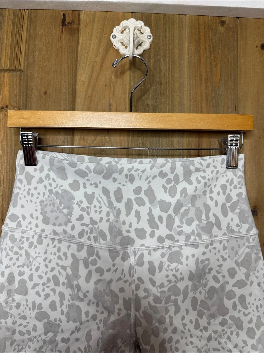 Lululemon Align 6” Biker Shorts White & Light Gray Printed Size 8